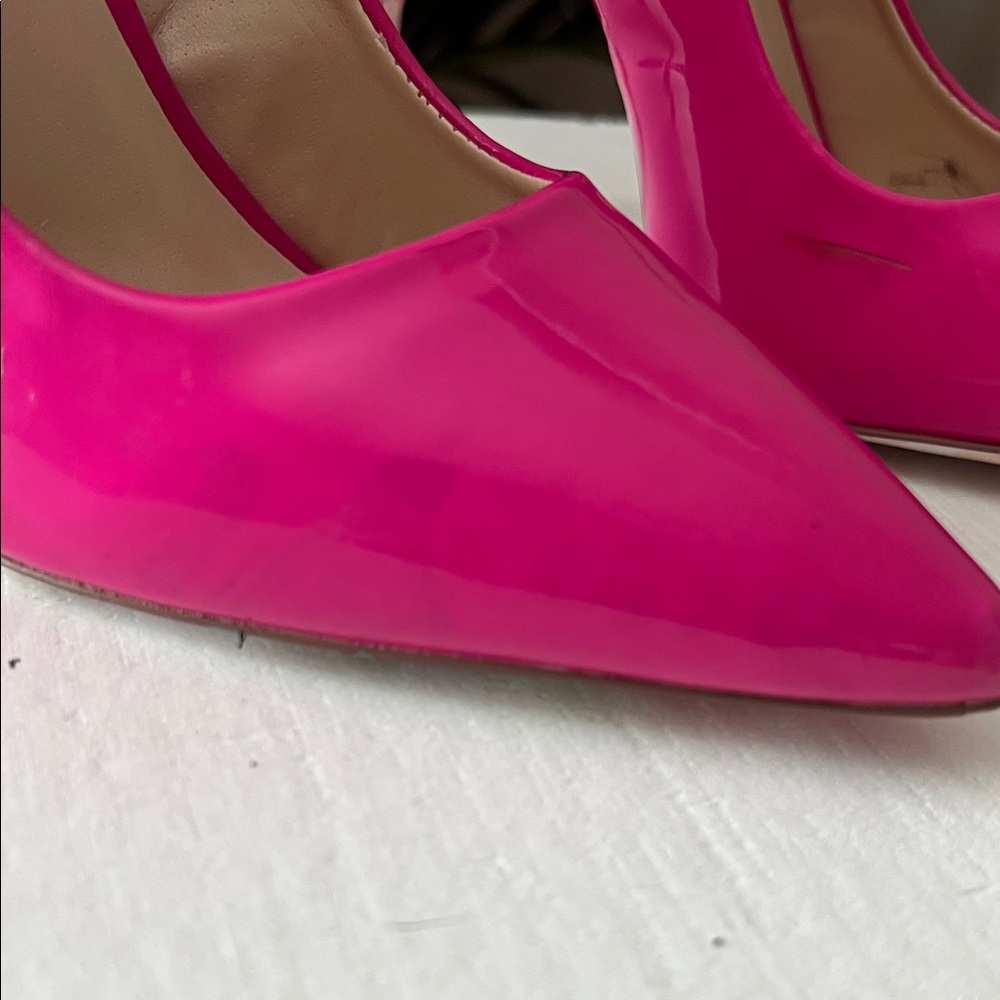 Qupid Vibrant Pink Women's Heels - Picture 5 of 14